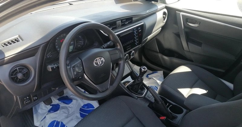 Toyota Corolla cena 48900 przebieg: 185000, rok produkcji 2018 z Dobrodzień małe 172